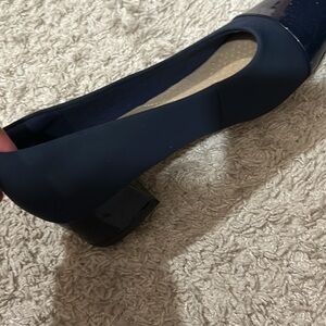 Clarks low heal dress shoes